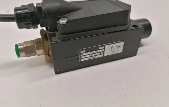 Ford Transit Air suspension valve block 04015600