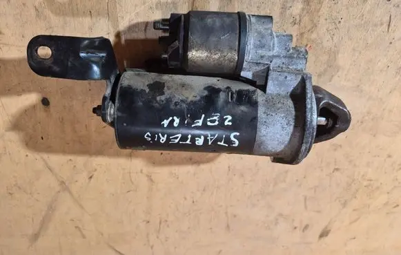 Opel Zafira A Starter motor
