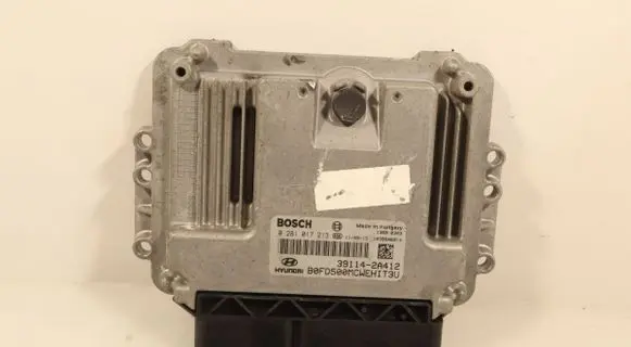Hyundai i30 Engine control unit/module ECU 0281017213