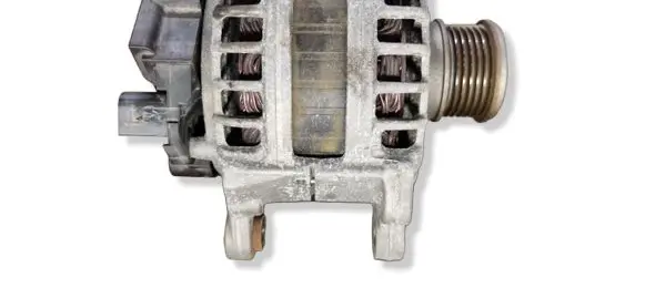 Volkswagen PASSAT B8 Generator/alternator 05L903026J