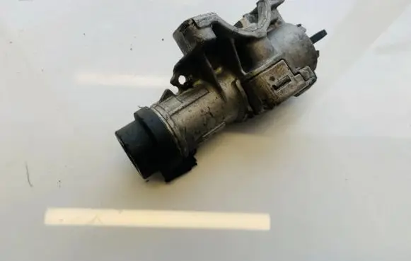 Volkswagen PASSAT B5.5 Ignition lock contact 4B0905851G