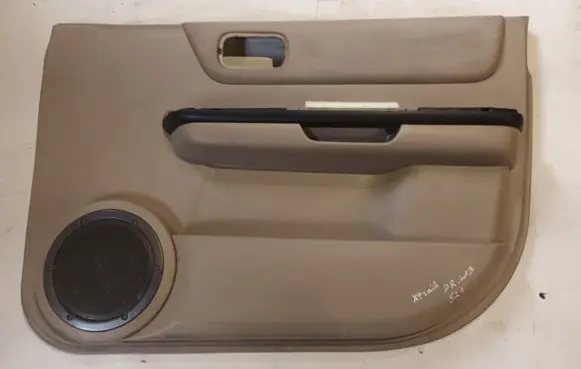Nissan X-Trail T30 Front door card panel trim 809008H300