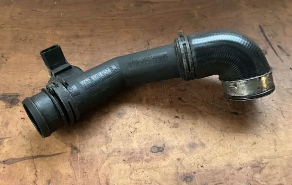 Intercooler hose/pipe