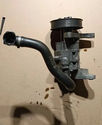 BMW X5 E70 Power steering pump 679646204 5002446 50022570