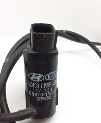 Hyundai i40 Windscreen/windshield washer pump 985101w0