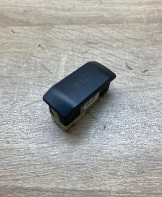 BMW 5 E60 E61 Passenger airbag on/off switch 6977788