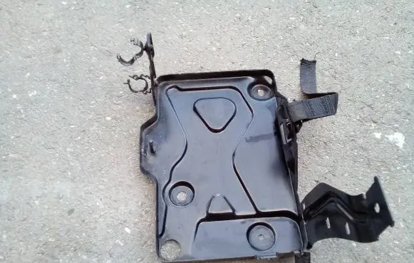 Jeep Renegade Battery tray 