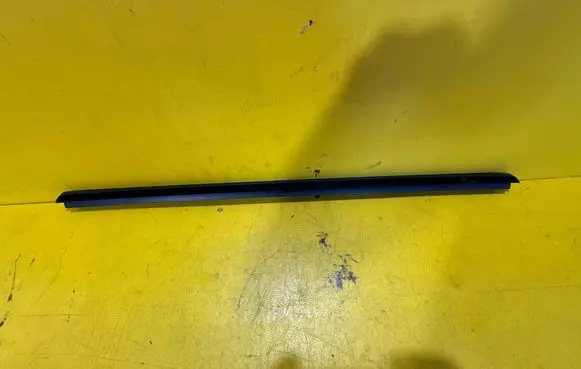 Skoda Fabia Mk2 (5J) Front door trim (molding) 5j0837479