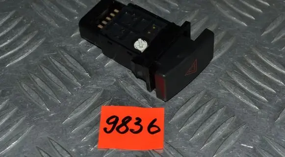 Toyota Avensis T250 Hazard light switch 157963