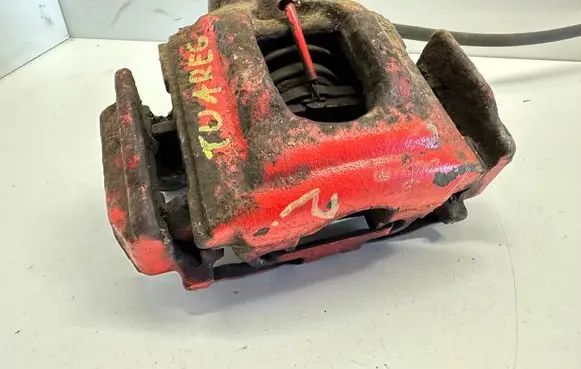 Volkswagen Touareg I Front brake caliper