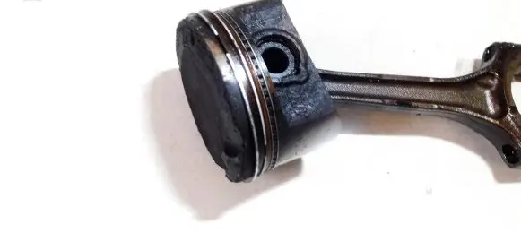 Piston with connecting rod