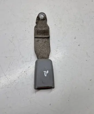 Front seatbelt buckle