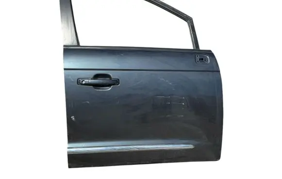 SsangYong Rodius Front door 