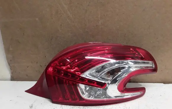 Peugeot 208 Rear/tail lights 9672628380
