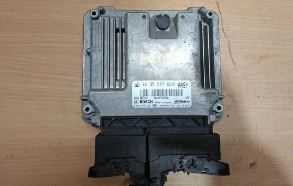 Opel Insignia A Engine control unit/module 55577619