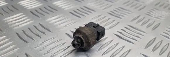 Volvo V70 Air conditioning (A/C) pressure sensor 30899051