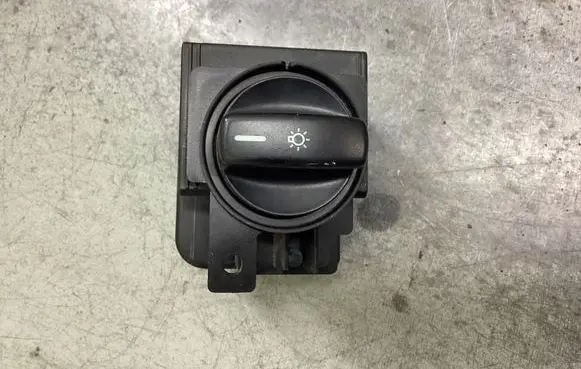 Mercedes-Benz A W169 Light switch 1695451004 0483352 32220101