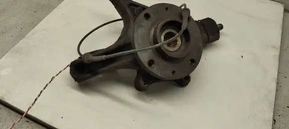 Peugeot 3008 I Front wheel hub