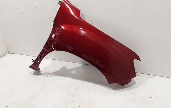 Dacia Duster II Fender 631006076R