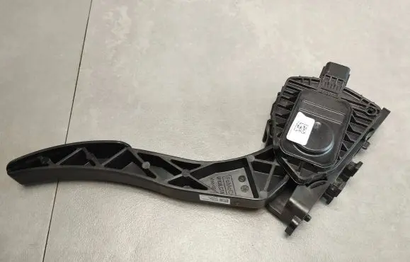 Ford Mondeo MK V Accelerator throttle pedal B1927052700