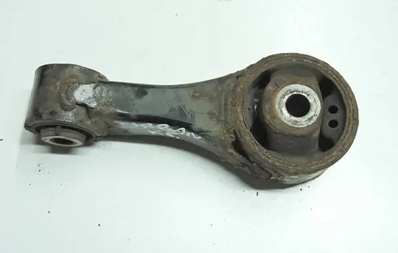 Toyota Urban Cruiser (XP110) Engine mounting bracket