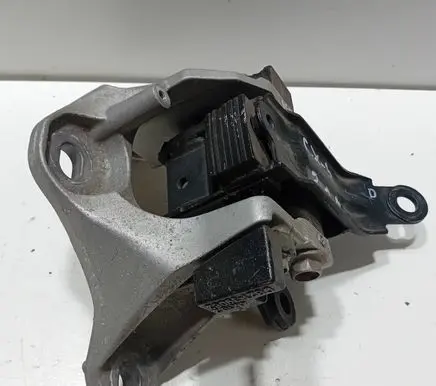 Mazda CX-3 Gearbox mounting bracket D10G39070A D10G3908Y