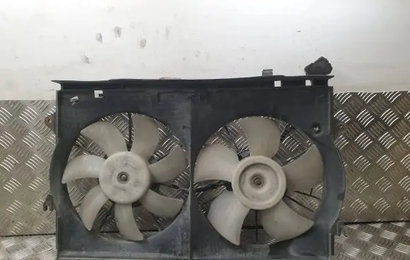 Toyota Corolla Verso E121 Radiator cooling fan shroud