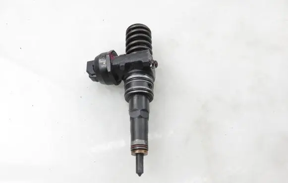 Audi A4 S4 B6 8E 8H Fuel injector 0414720214 038130073AR