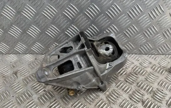 Audi A6 S6 C8 4K Engine mount bracket 4M0199371B