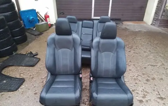 Seat set