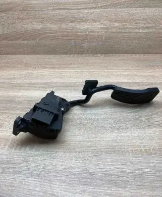 Audi A6 S6 C6 4F Accelerator throttle pedal 4F2721523 6PV008984