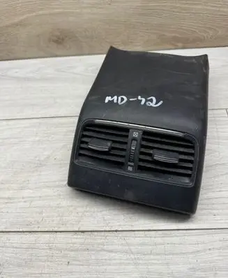 Renault Megane III Rear air vent grill 64930 K3006 K6269