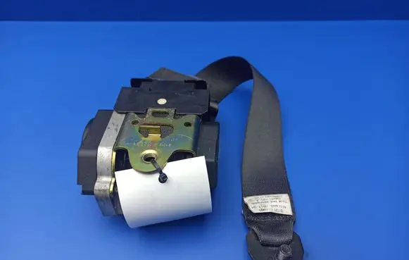 BMW 7 E65 E66 Front seatbelt 561148401 7037816 561056710