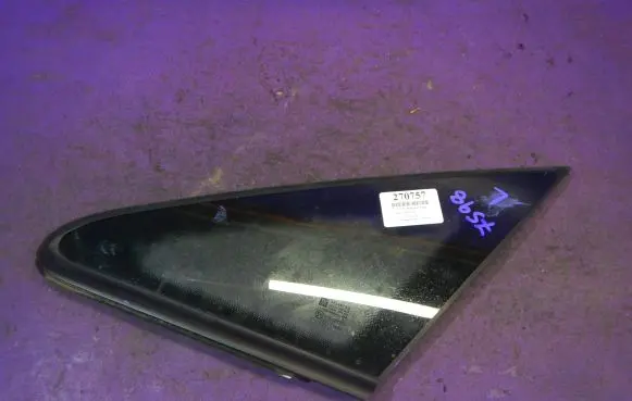 Opel Zafira B Rear side window