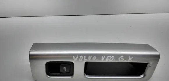 Volvo V50 Electric window control switch 8663813