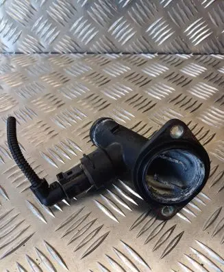 Volkswagen PASSAT B6 Thermostat housing 03G121121D