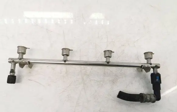 Opel Zafira B Fuel main line pipe