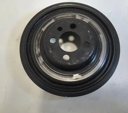 Volkswagen PASSAT B7 Crankshaft pulley 038105243 038105243M