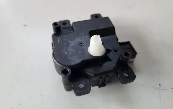 Honda Civic X A/C air flow flap actuator/motor C8302A