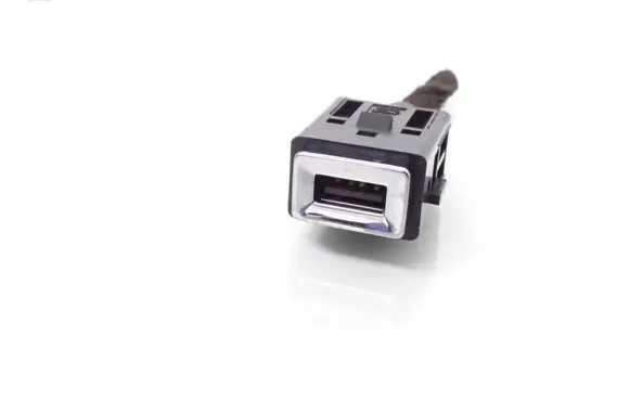 Peugeot 308 USB socket connector 