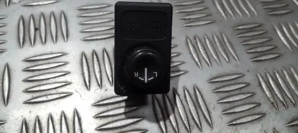 Nissan Almera Tino Wing mirror switch