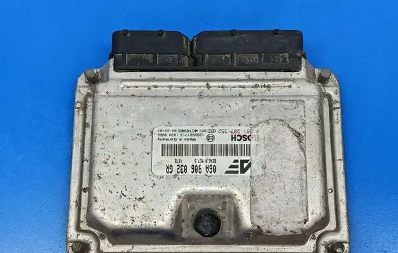 Seat Alhambra (Mk1) Engine control unit/module ECU 06A906032GR