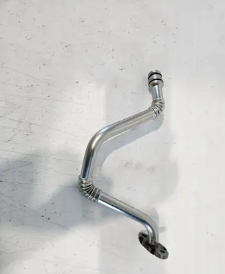 Renault Megane III Oil fill pipe 8200502013