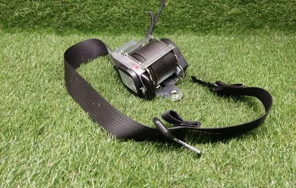 Opel Zafira C Front seatbelt 13394801 13392992 618834700