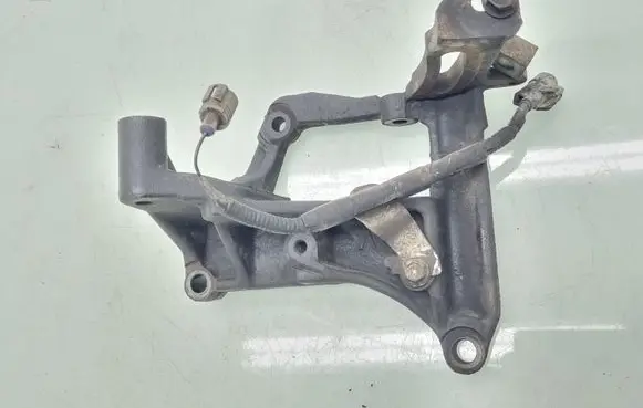 Toyota Land Cruiser (J150) Generator/alternator bracket 17913