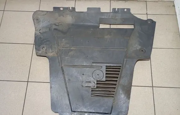 Renault Kangoo II Engine splash shield/under tray 8200519735