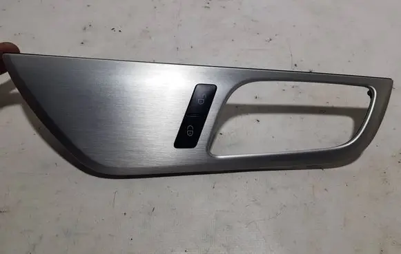 Mercedes-Benz SLK R172 Front door handle cover DEKOROSLONAR172O