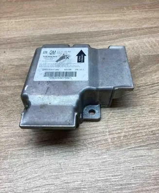Opel Corsa C Airbag control unit/module 13170589 330513650