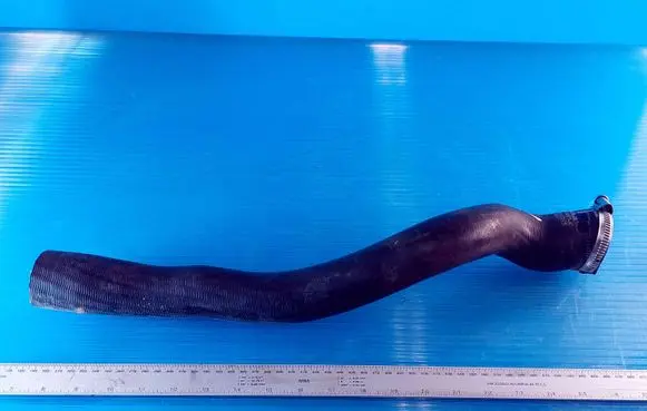 Ford Focus Intercooler hose/pipe AV616K863JC