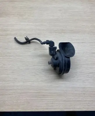 Volkswagen Touareg I Horn signal 6N0951223A